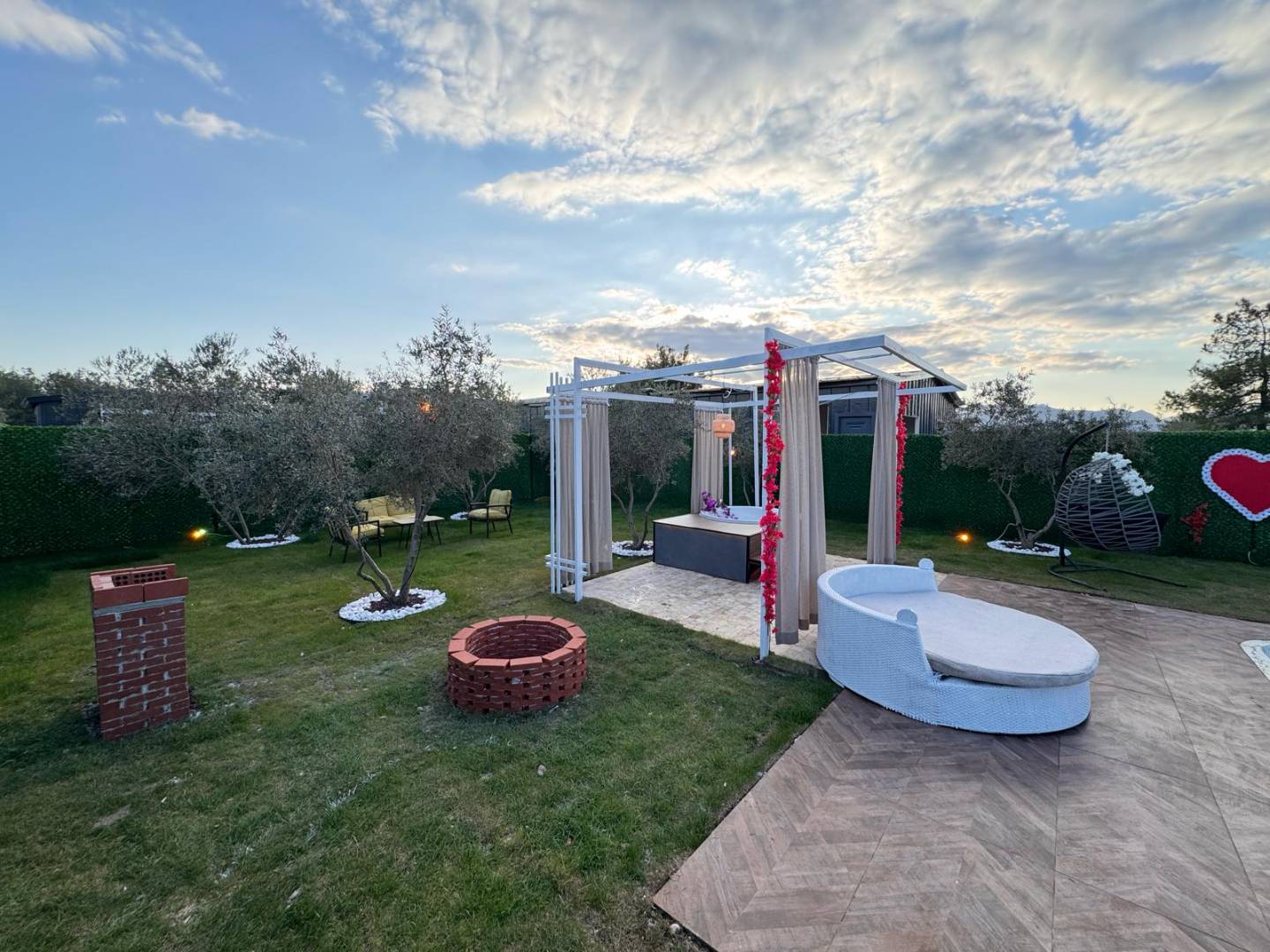 Antalya Döşemaltı'nda Yemyeşil Bahçeli, Özel Havuzlu, Konforlu Tiny House 45982 — 3