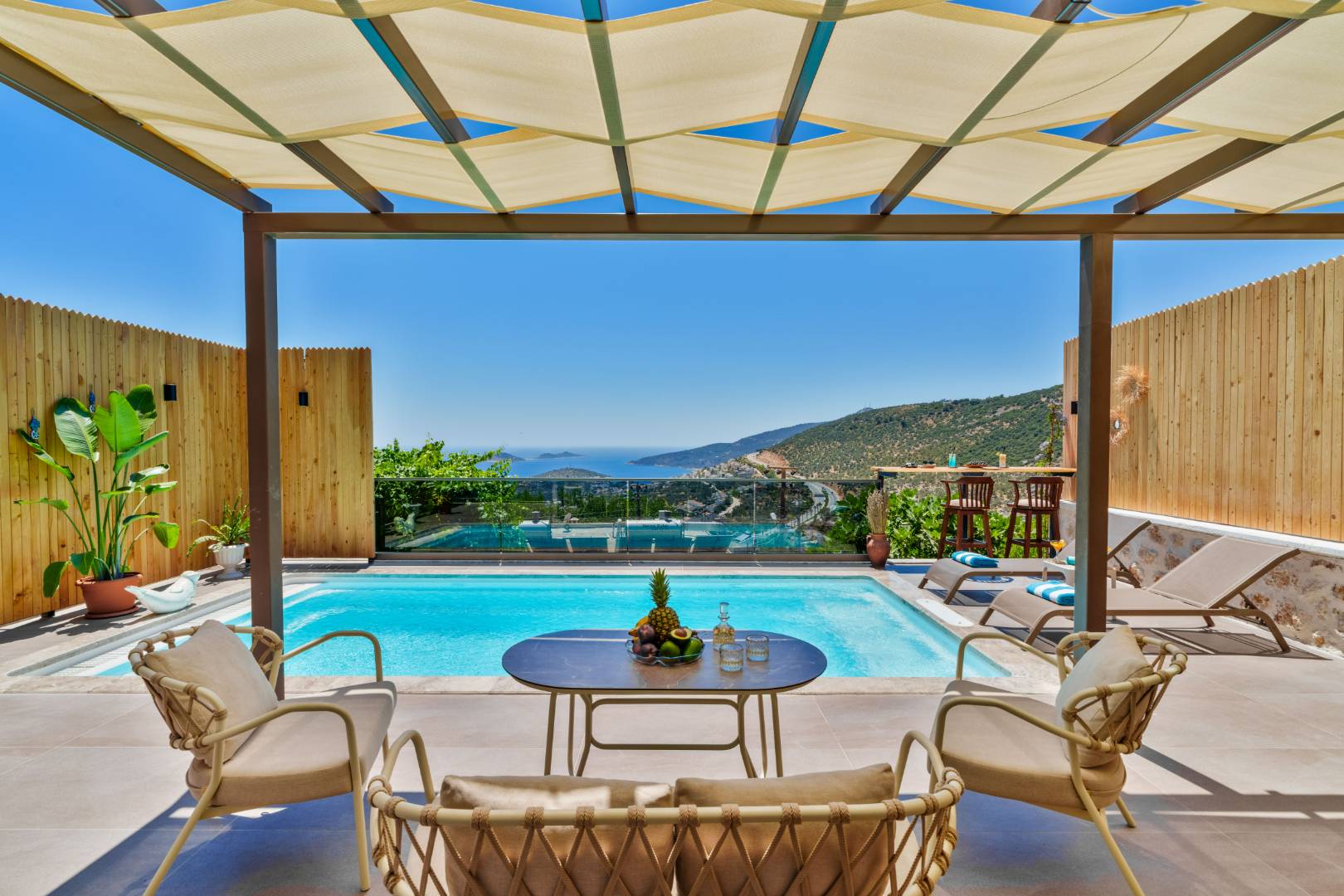 Kaş Kördere'de Enfes Deniz Manzaralı, Özel Havuzlu, 1+1 Villa 46067 — 2