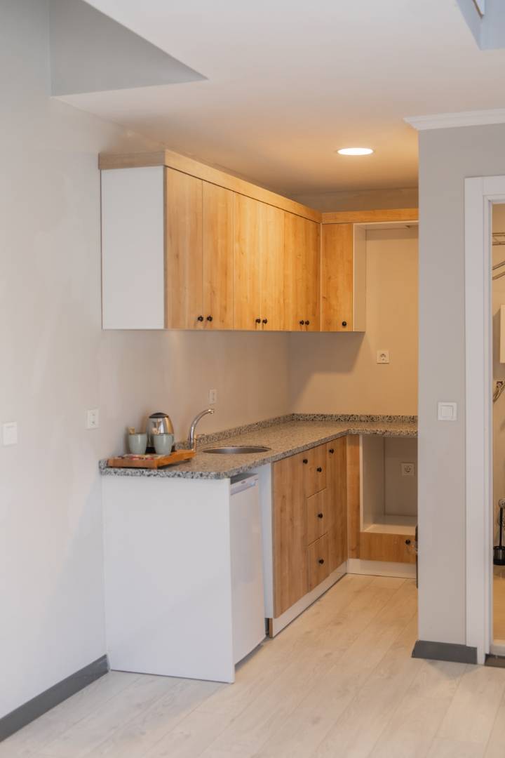 Çeşme Altınkum'da Modern Tasarımlı, Ortak Havuzlu, 2+1 Tiny House 