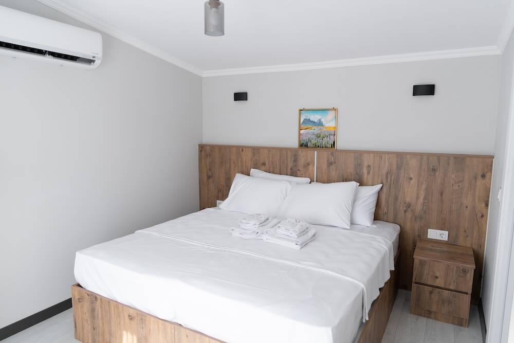 Çeşme Altınkum'da Modern Tasarımlı, Ortak Havuzlu, 2+1 Tiny House 