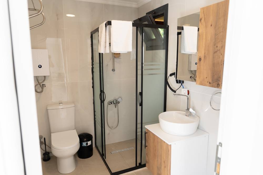 Çeşme Altınkum'da Modern Tasarımlı, Ortak Havuzlu, 2+1 Tiny House 