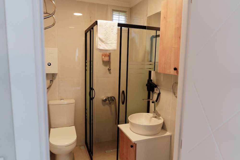 Çeşme Altınkum'da Modern Tasarımlı, Ortak Havuzlu, 2+1 Tiny House 