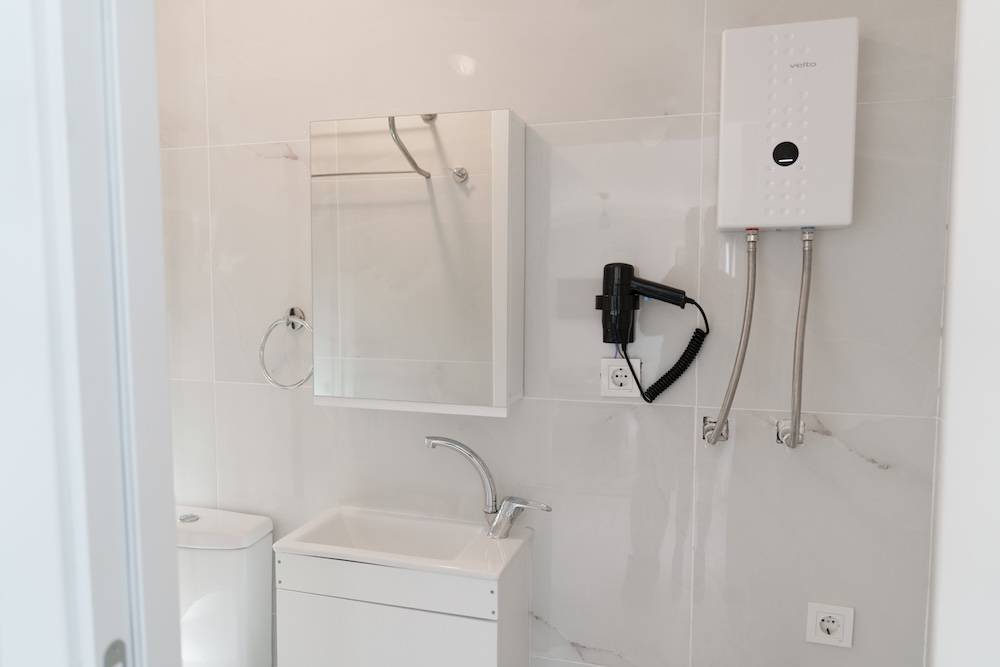 Çeşme Altınkum'da Modern Tasarımlı, Ortak Havuzlu, 2+1 Tiny House 