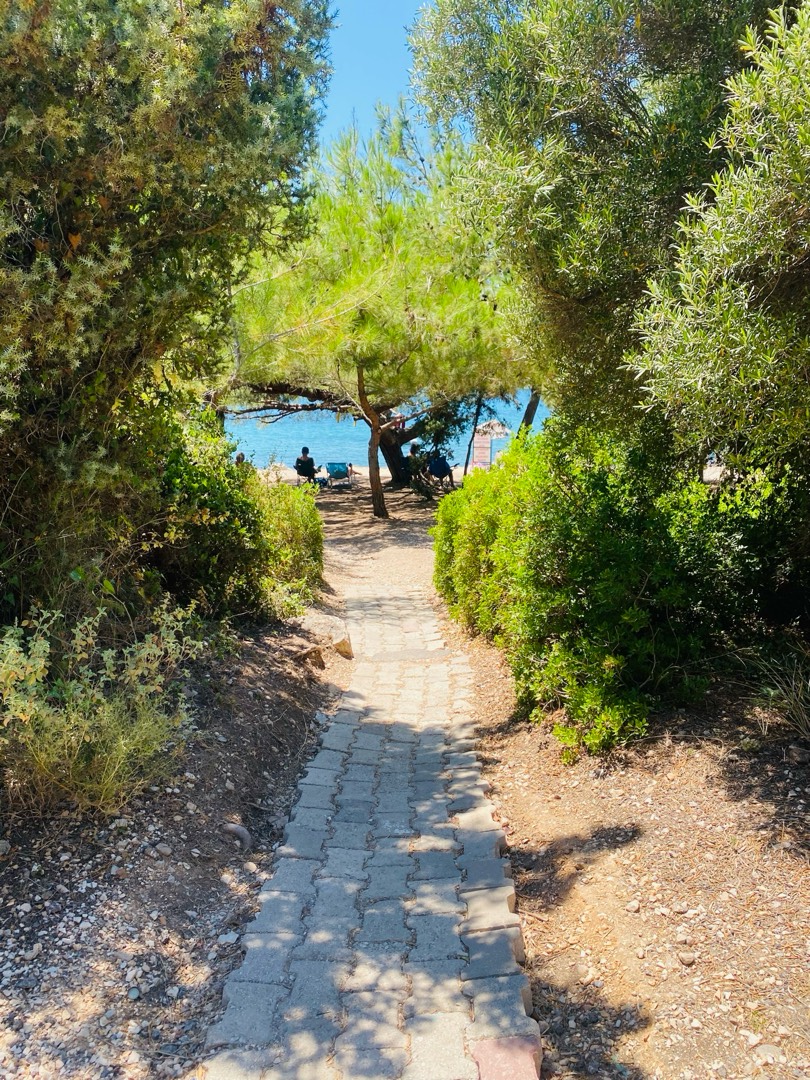 Çeşme Ildır’da Taş Mimariye Sahip, Bahçeli Tatil Evi