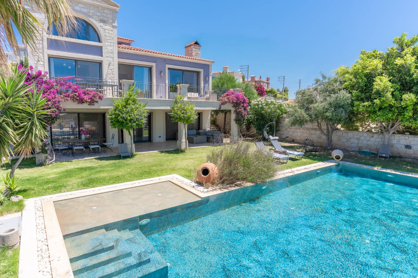 Çeşme Ovacık'ta Deniz Manzaralı, Özel Havuzlu, Lüks Taş Villa 37597 — 4