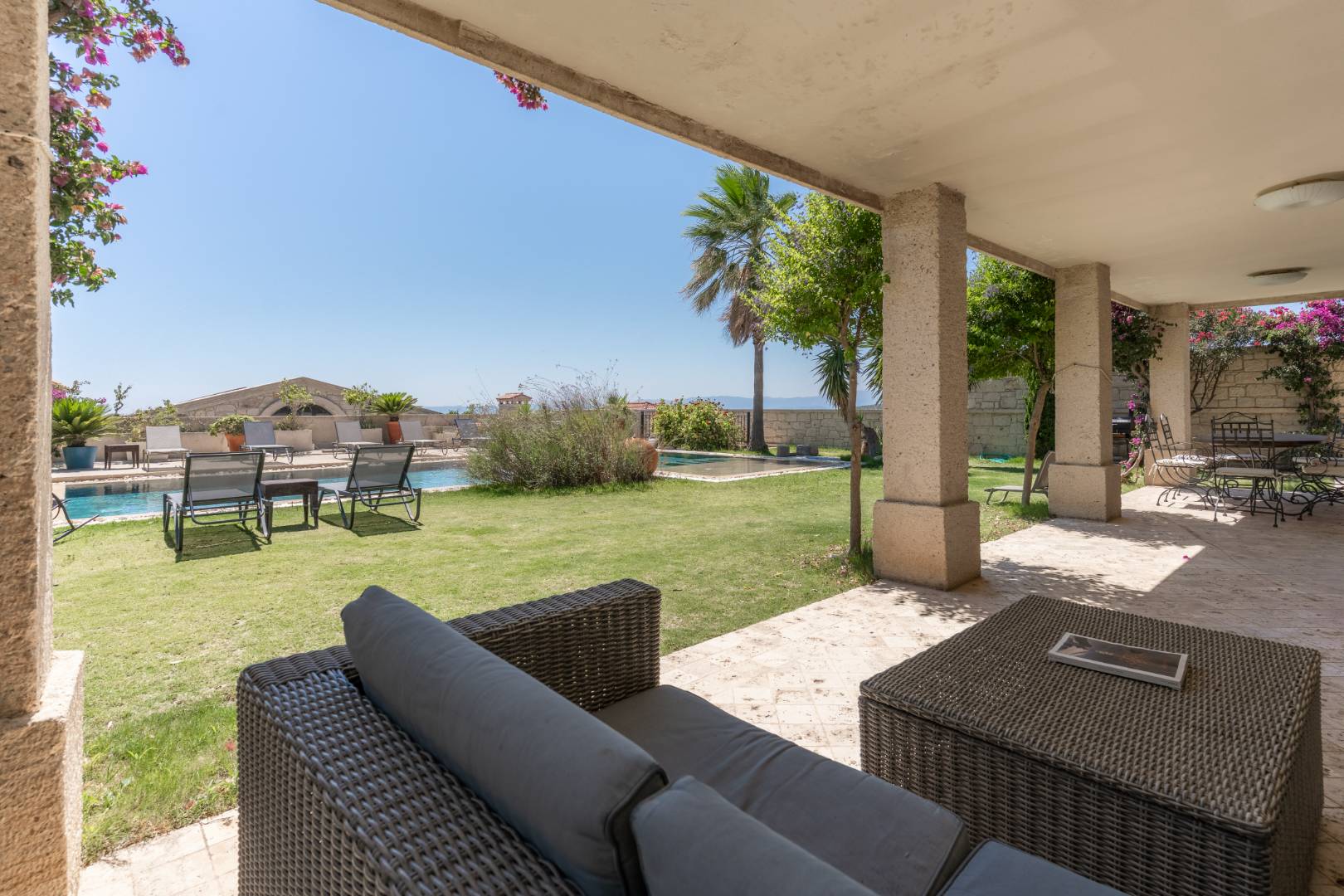 Çeşme Ovacık'ta Deniz Manzaralı, Özel Havuzlu, Lüks Taş Villa 37597 — 6