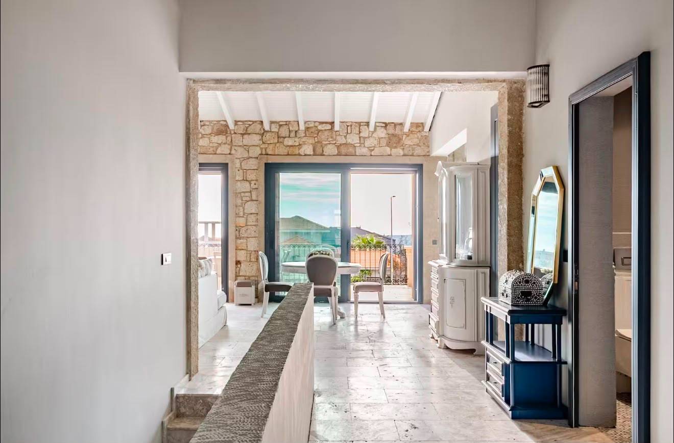Çeşme Ovacık'ta Kalabalık Ailelere Uygun, Özel Havuzlu, Lüks Villa
