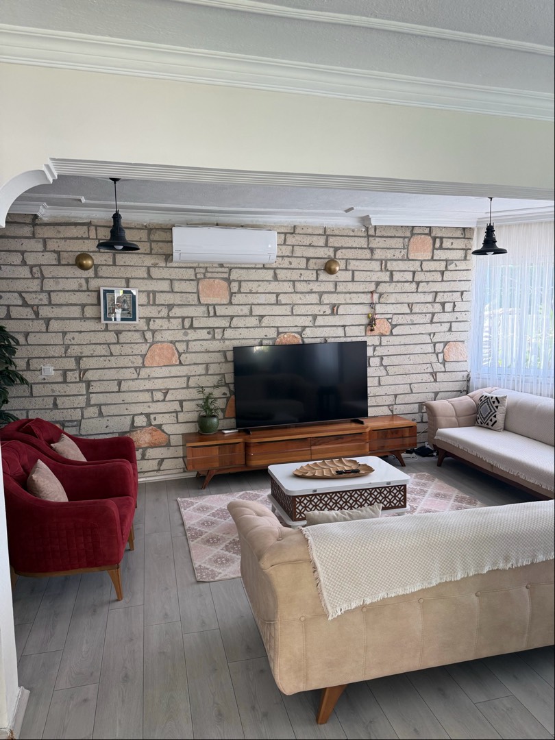 Çeşme Şifne'de Elverişli Konumda, Özel Havuzlu, Kiralık Villa