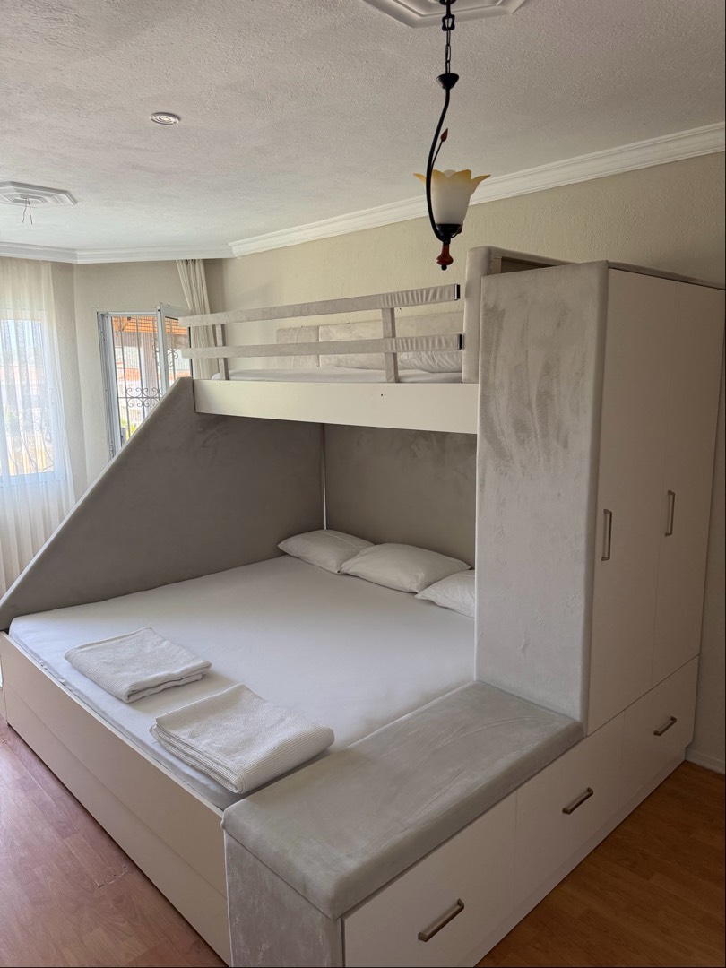 Çeşme Şifne'de Elverişli Konumda, Özel Havuzlu, Kiralık Villa