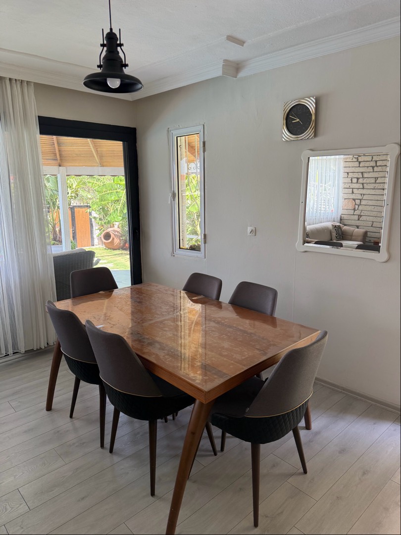 Çeşme Şifne'de Elverişli Konumda, Özel Havuzlu, Kiralık Villa
