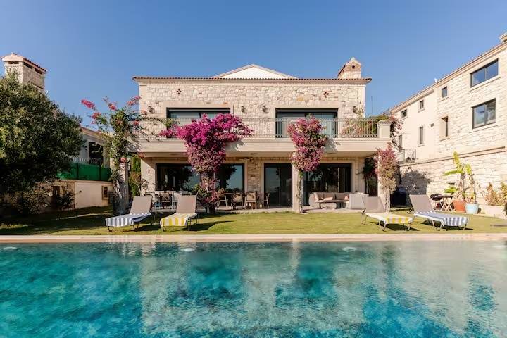 Çeşme'de Kalabalık Aileler İçin Uygun, Özel Havuzlu, Lüks Villa 37615