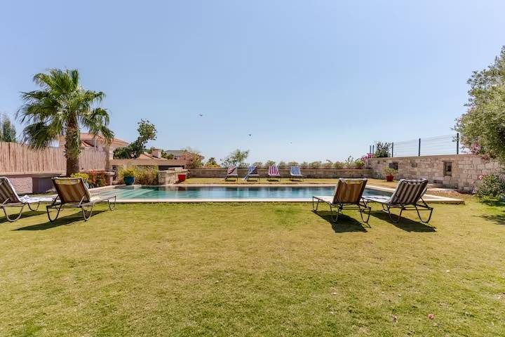Çeşme'de Kalabalık Aileler İçin Uygun, Özel Havuzlu, Lüks Villa