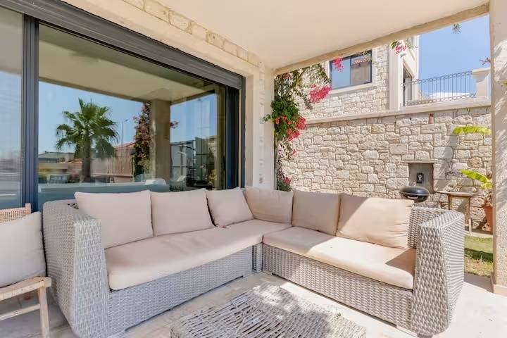 Çeşme'de Kalabalık Aileler İçin Uygun, Özel Havuzlu, Lüks Villa