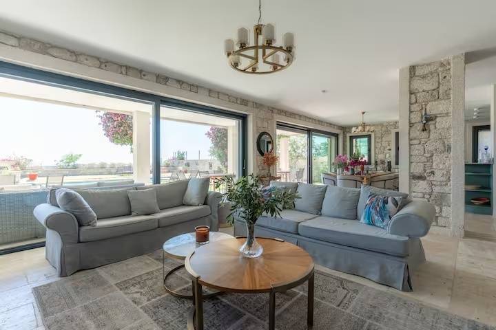Çeşme'de Kalabalık Aileler İçin Uygun, Özel Havuzlu, Lüks Villa