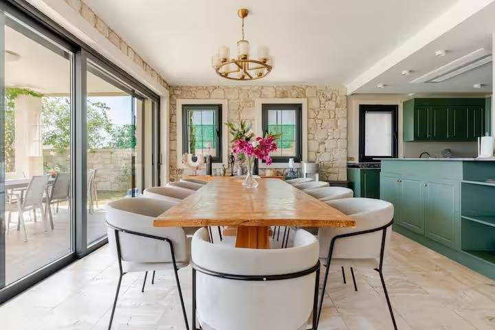 Çeşme'de Kalabalık Aileler İçin Uygun, Özel Havuzlu, Lüks Villa