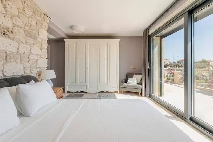 Çeşme'de Kalabalık Aileler İçin Uygun, Özel Havuzlu, Lüks Villa