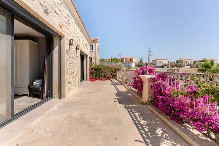 Çeşme'de Kalabalık Aileler İçin Uygun, Özel Havuzlu, Lüks Villa