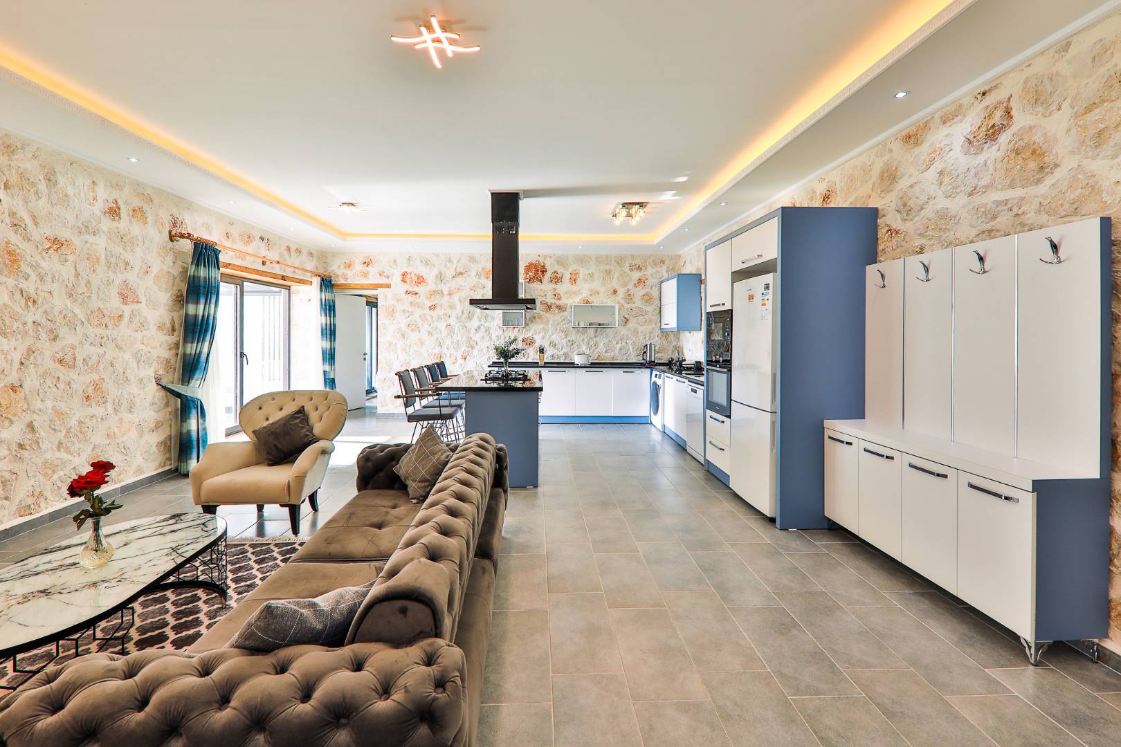 Kaş İslamlar'da Enfes Doğa Manzaralı, Isıtmalı Havuzlu, Konforlu Villa