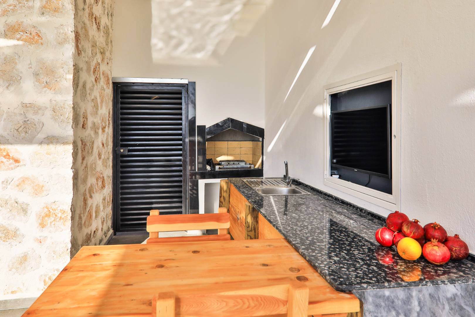 Kaş İslamlar'da Enfes Doğa Manzaralı, Isıtmalı Havuzlu, Konforlu Villa