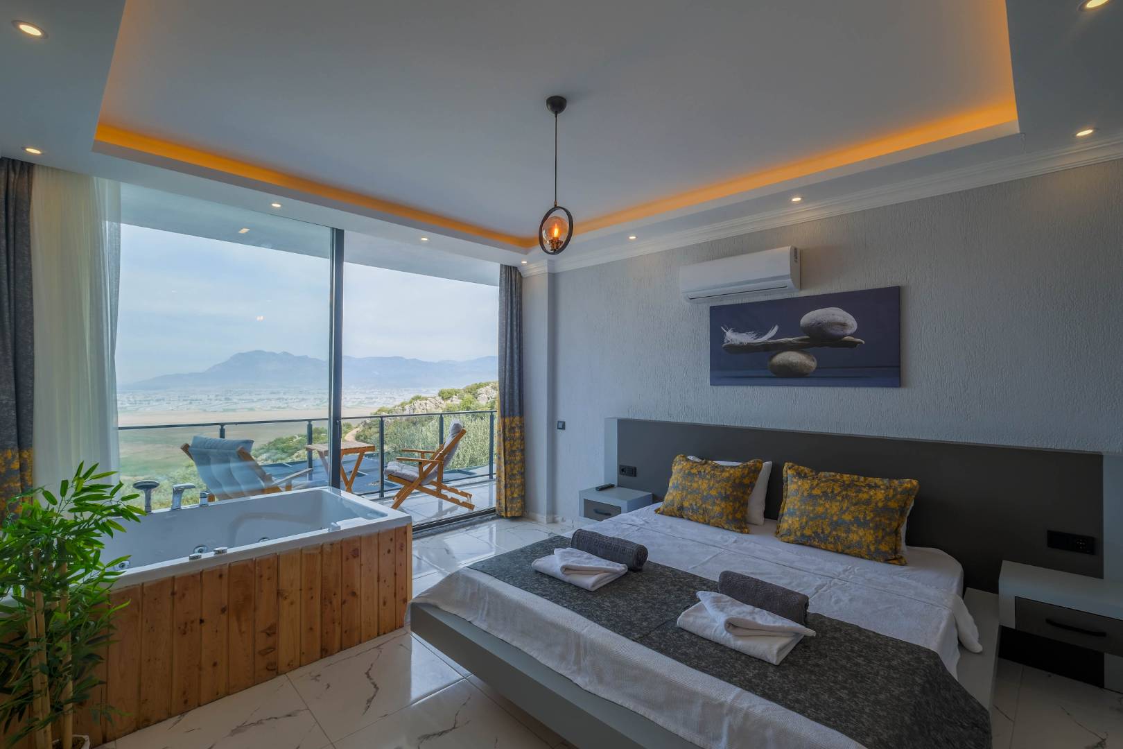 Kaş Üzümlü'de Şehrin Gürültüsünden Uzakta, Özel Havuzlu, Çift Jakuzili Villa