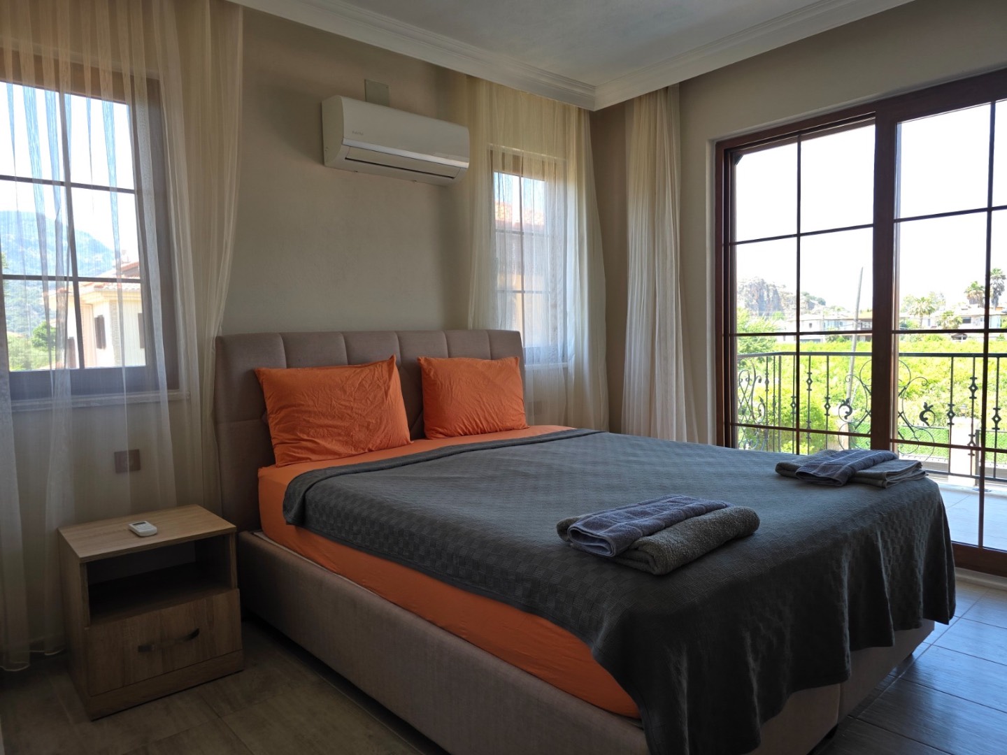 Ortaca Dalyan'da Kalabalık Ailelere Uygun, Özel Havuzlu, Geniş Villa