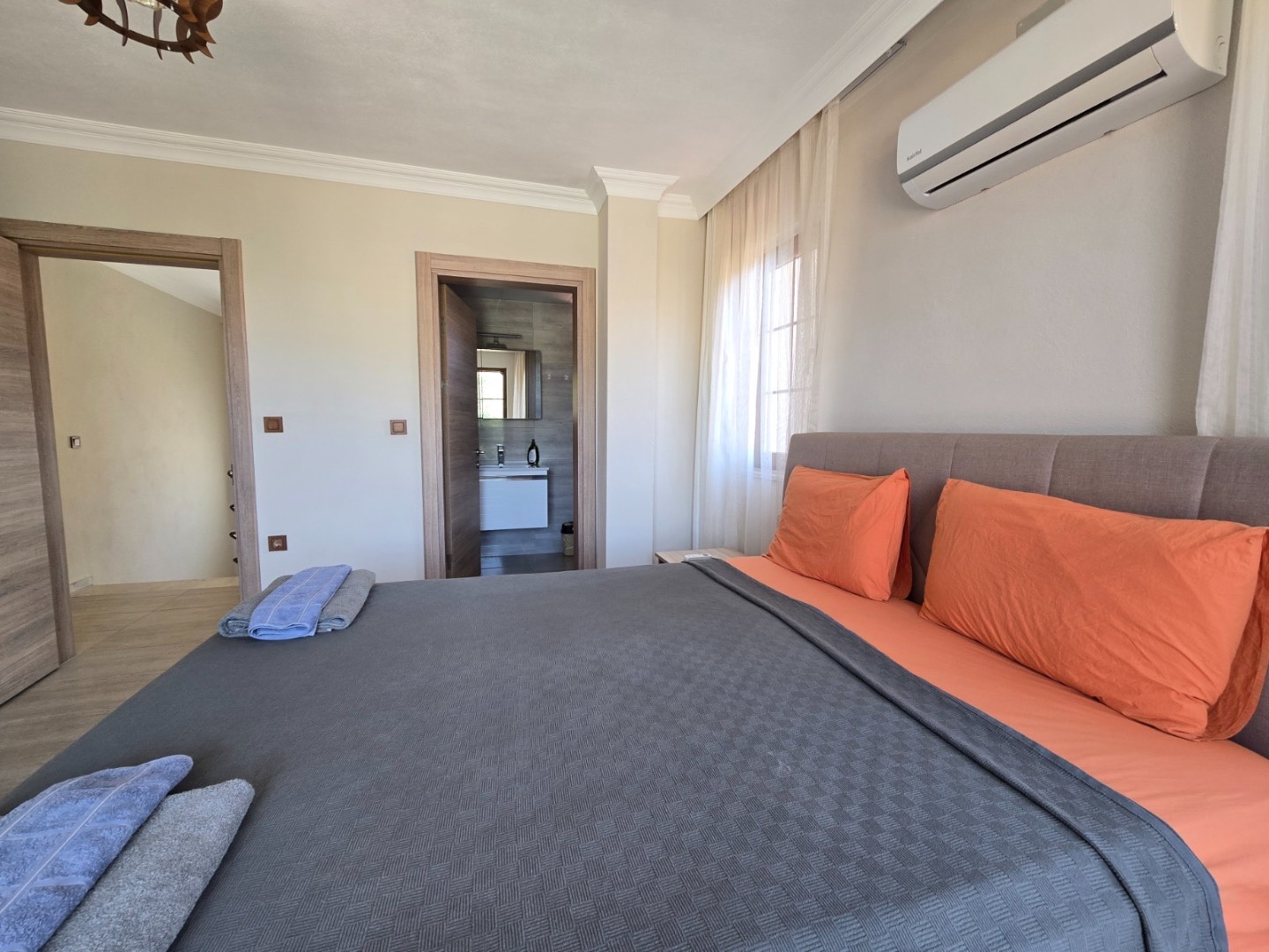 Ortaca Dalyan'da Kalabalık Ailelere Uygun, Özel Havuzlu, Geniş Villa