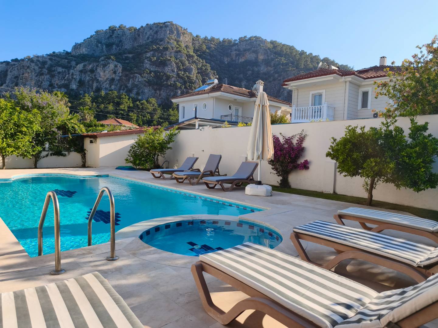 Ortaca Dalyan'da Yemyeşil Bahçeli, Özel Havuzlu, 8 Kişilik Villa
