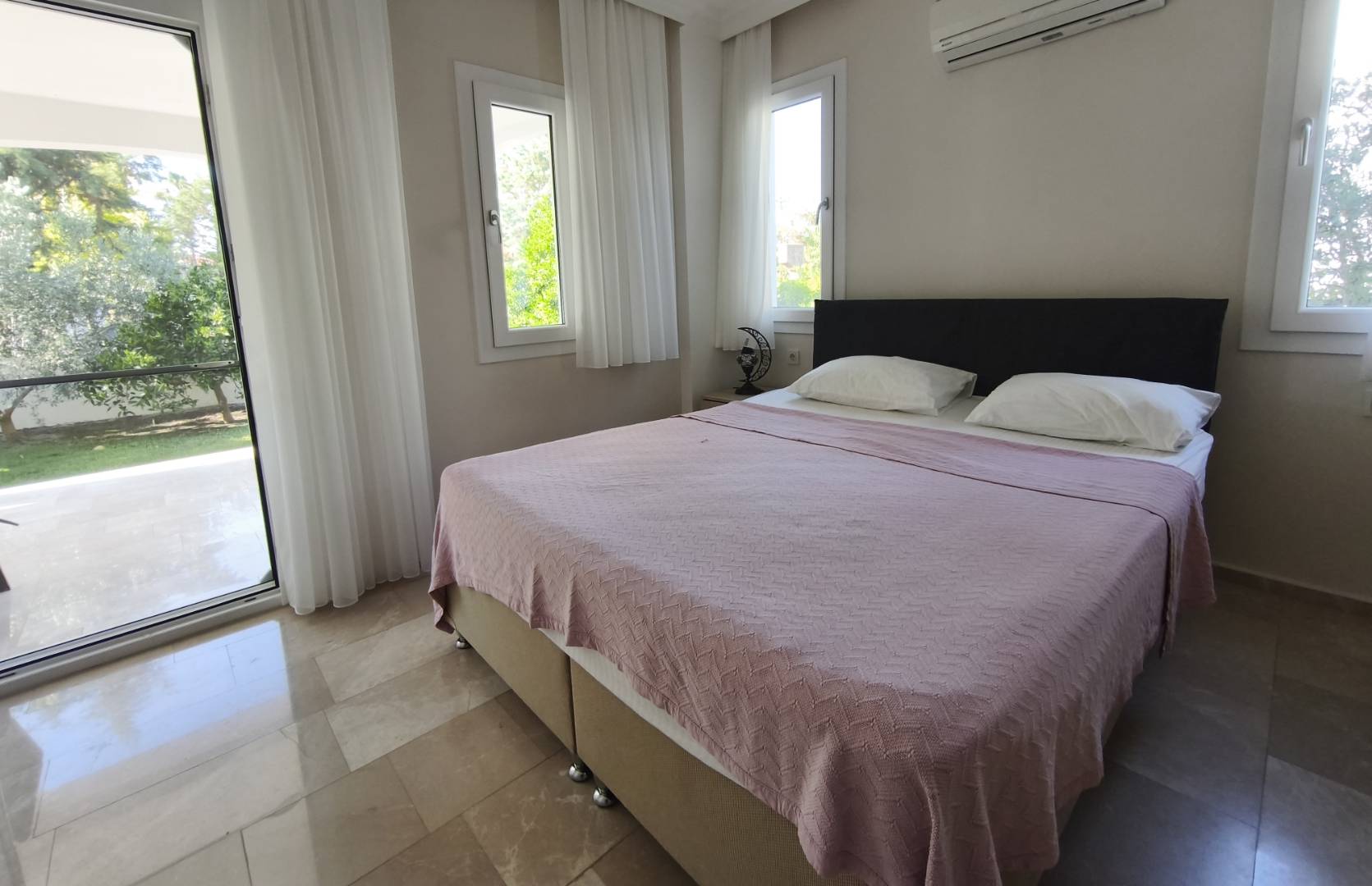 Ortaca Dalyan'da Yemyeşil Bahçeli, Özel Havuzlu, 8 Kişilik Villa