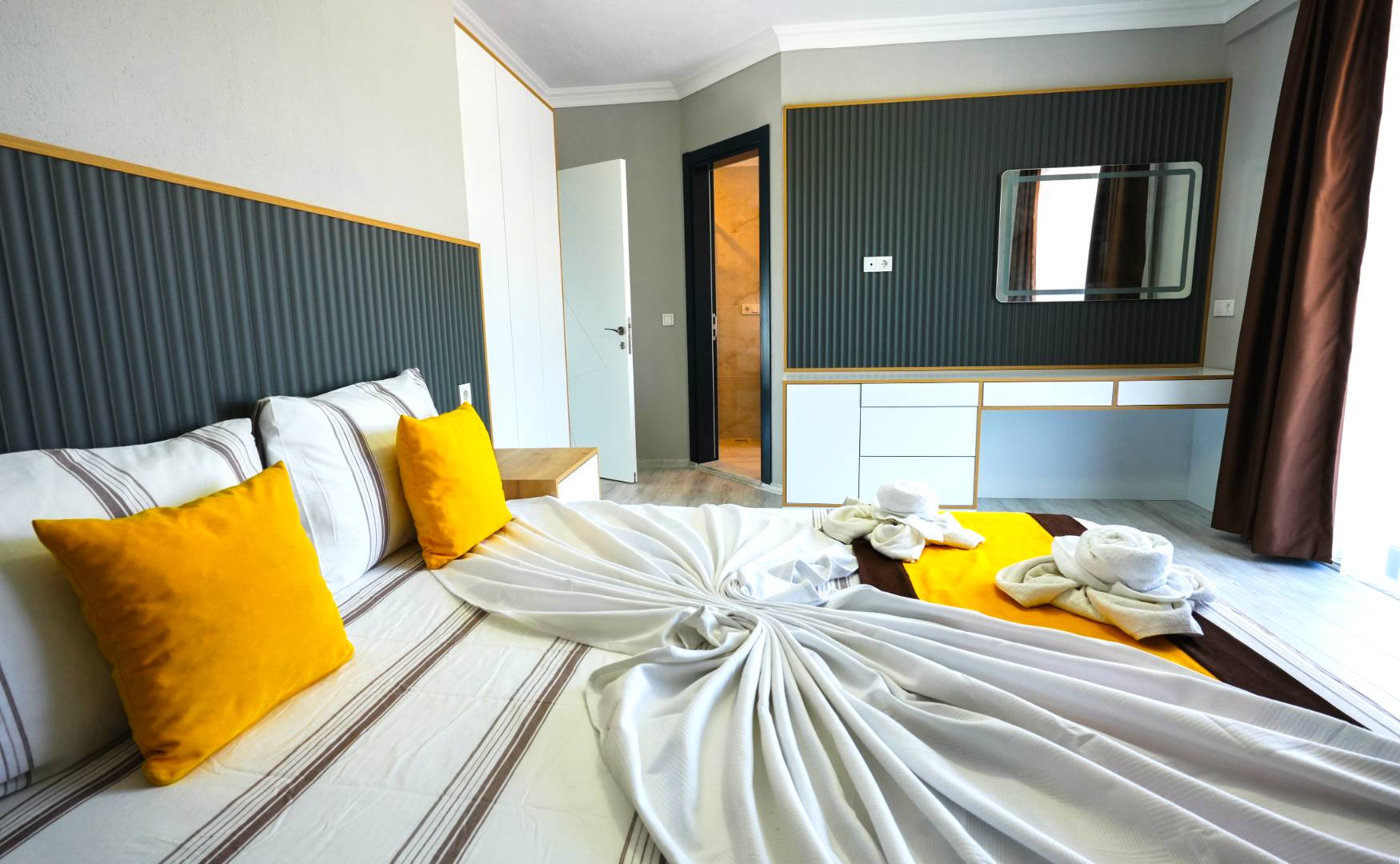 Ortaca Dalyan'da Sakin Konumda, Özel Havuzlu, İkiz Villa
