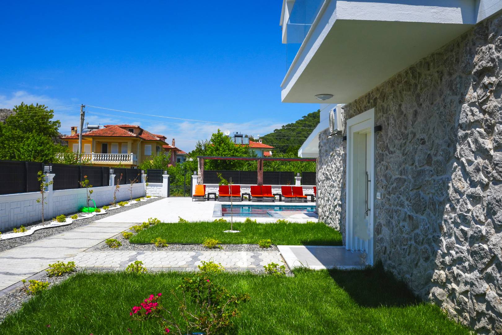 Ortaca Dalyan'da Sakin Konumda, Özel Havuzlu, İkiz Villa