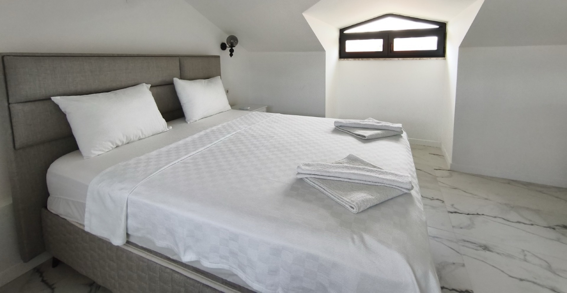 Ortaca Dalyan'da Modern Tasarımlı, Özel Havuzlu, Kiralık Villa