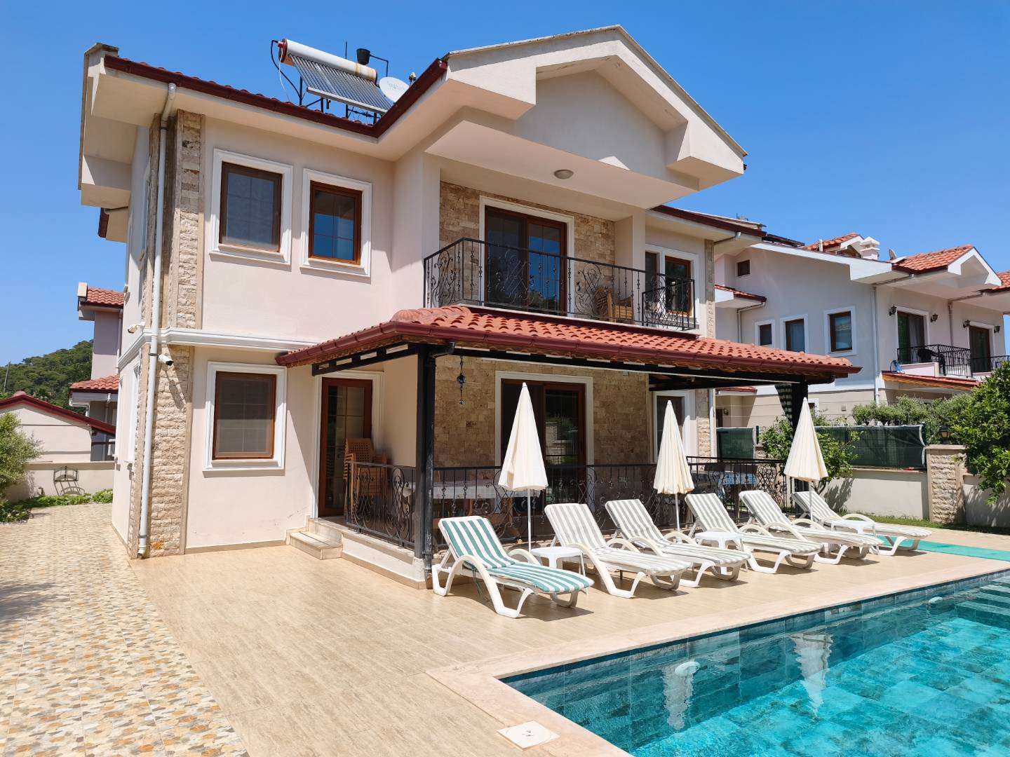 Ortaca Dalyan'da Kalabalık Ailelere Uygun, Özel Havuzlu, Modern Villa