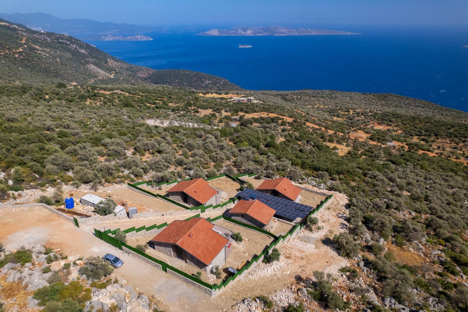Kaş Sarıbelen'de Muhteşem Doğada, Özel Havuzlu, Taş Villa