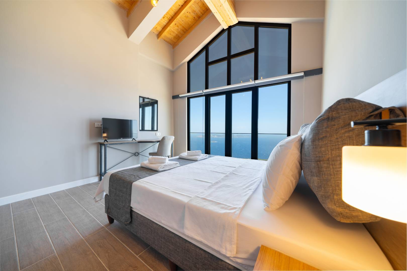 Kaş Sarıbelen'de Muhteşem Doğada, Özel Havuzlu, Taş Villa