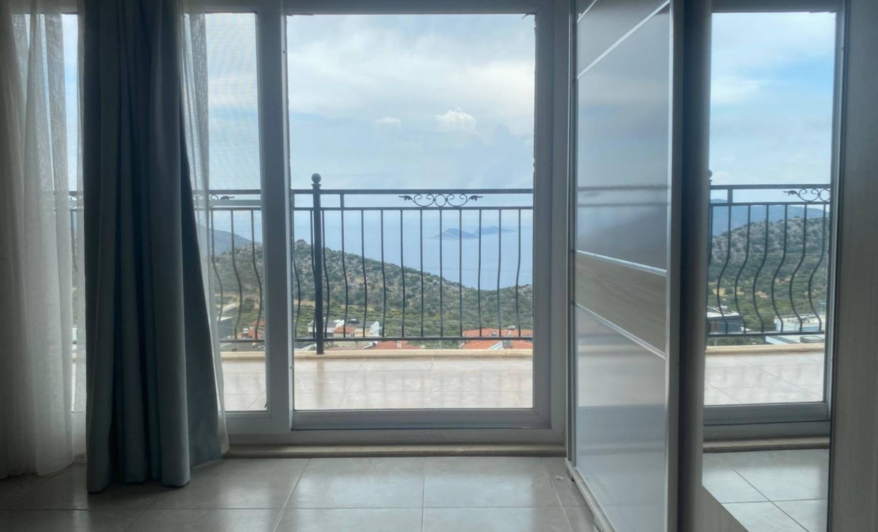 Kaş Bezirgan'da Deniz Manzaralı, Özel Havuzlu, Geniş Villa