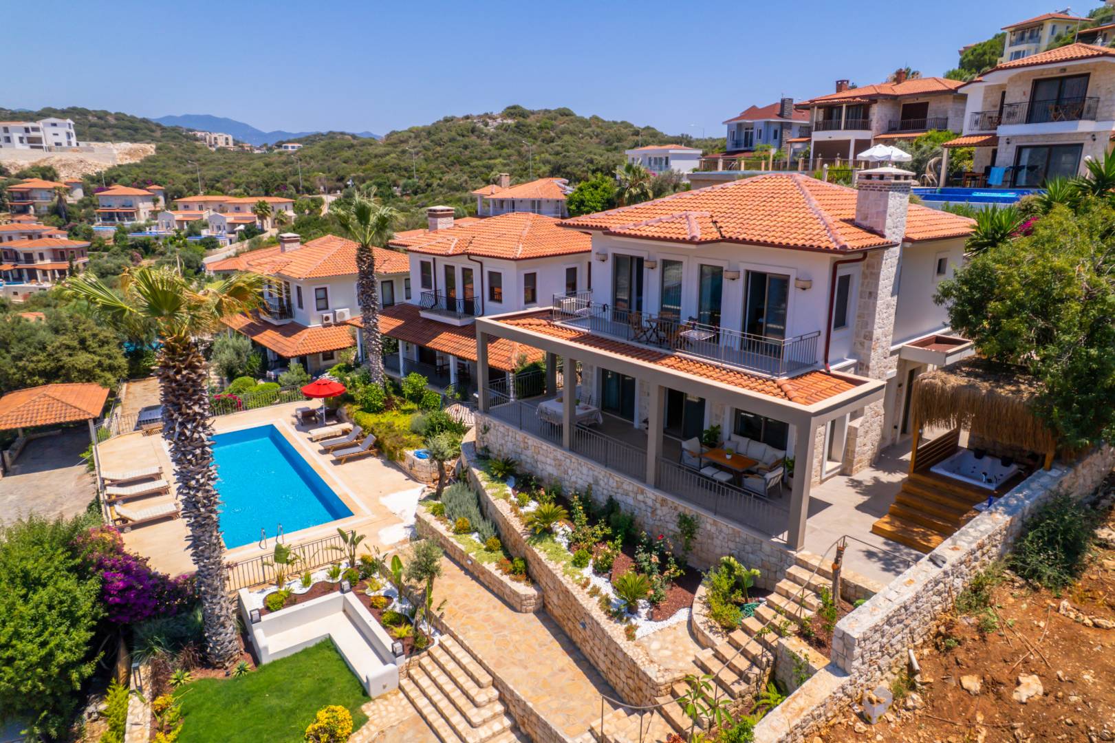 Kaş Andifli'de Muhteşem Deniz Manzaralı, Özel Havuzlu, 6 Kişilik Villa 46071