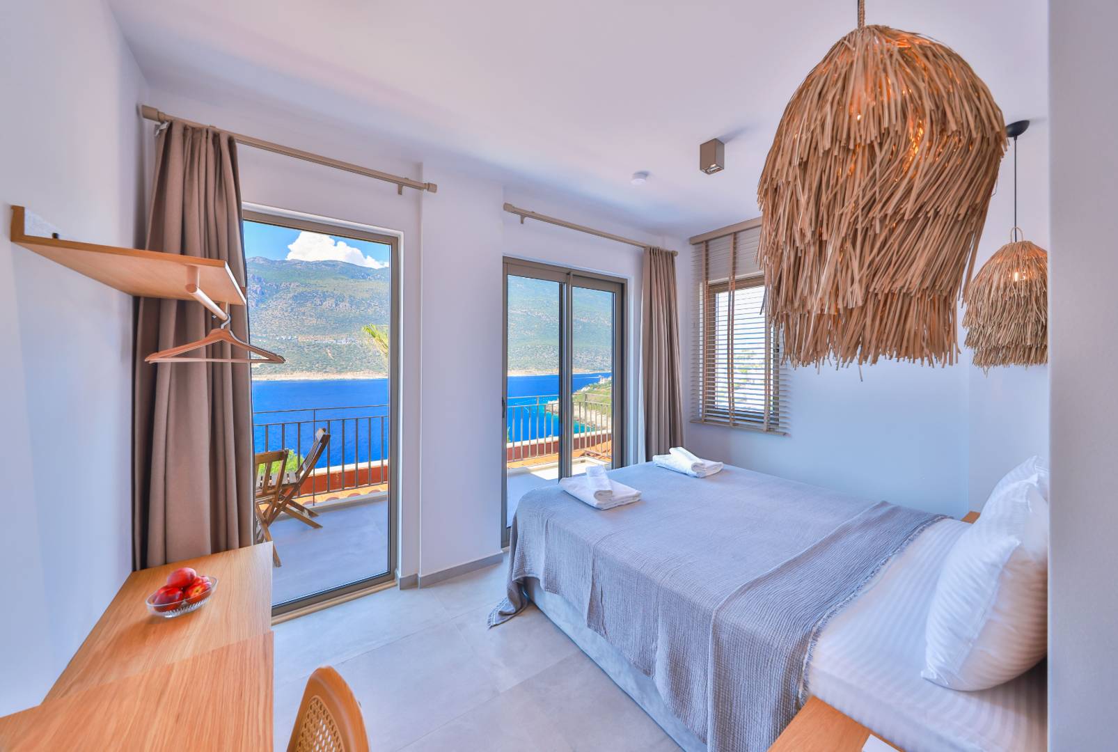 Kaş Andifli'de Muhteşem Deniz Manzaralı, Özel Havuzlu, 6 Kişilik Villa