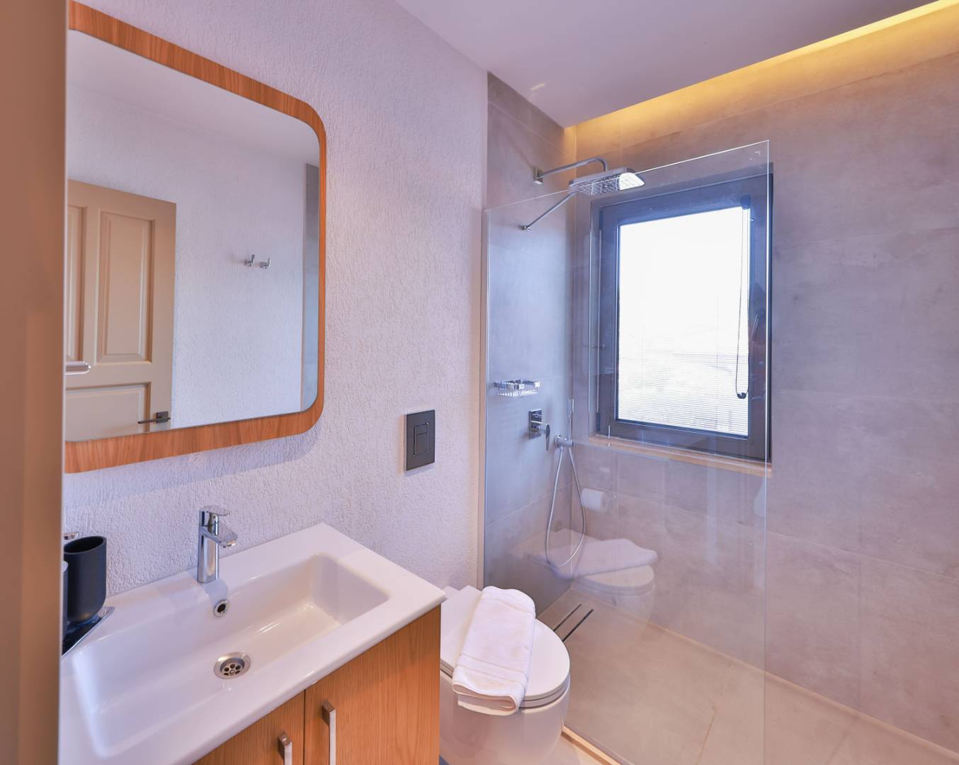 Kaş Andifli'de Muhteşem Deniz Manzaralı, Özel Havuzlu, 6 Kişilik Villa
