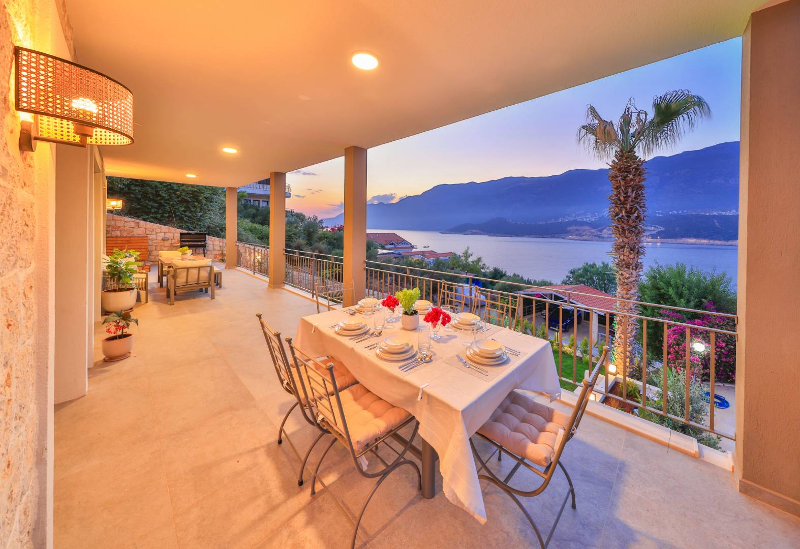 Kaş Andifli'de Muhteşem Deniz Manzaralı, Özel Havuzlu, 6 Kişilik Villa