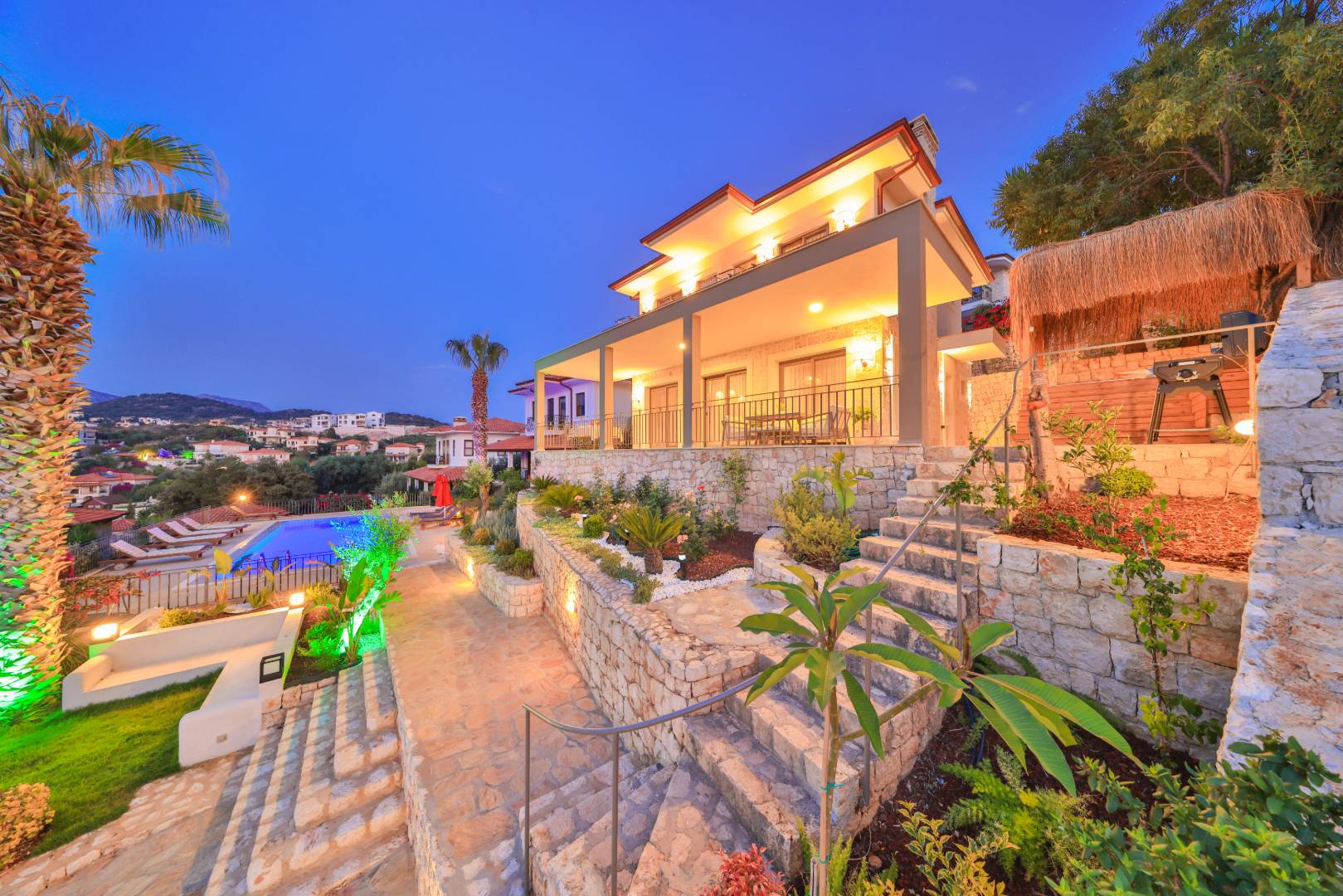 Kaş Andifli'de Muhteşem Deniz Manzaralı, Özel Havuzlu, 6 Kişilik Villa