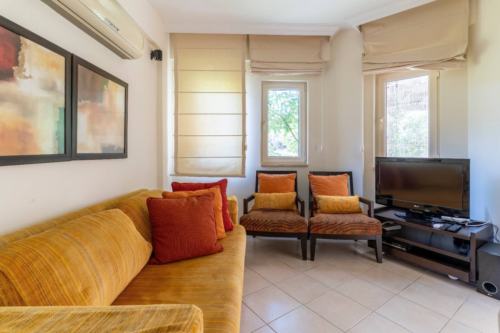 Didim Akbük'te Denize Sıfır, Özel Plajlı, 3+1 Kiralık Villa 45822 — 6