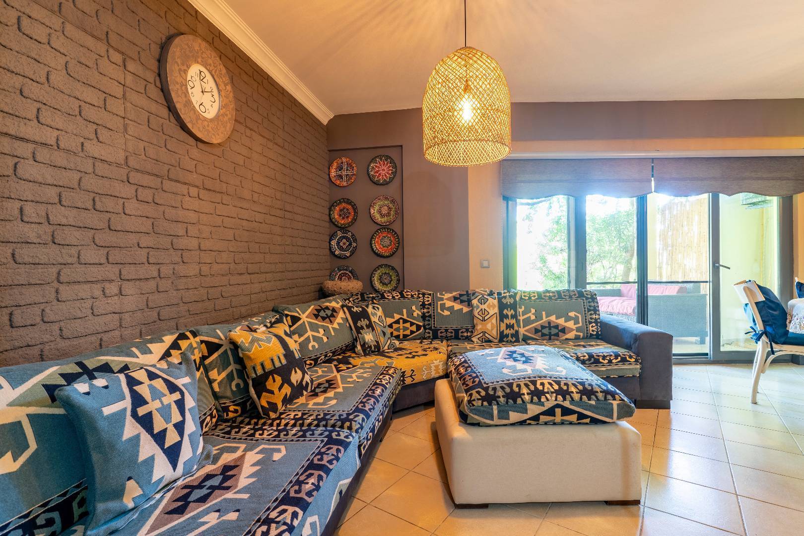 Didim Akbük'te Plajlı Tesis İçerisinde, Ortak Havuzlu, Kiralık Daire