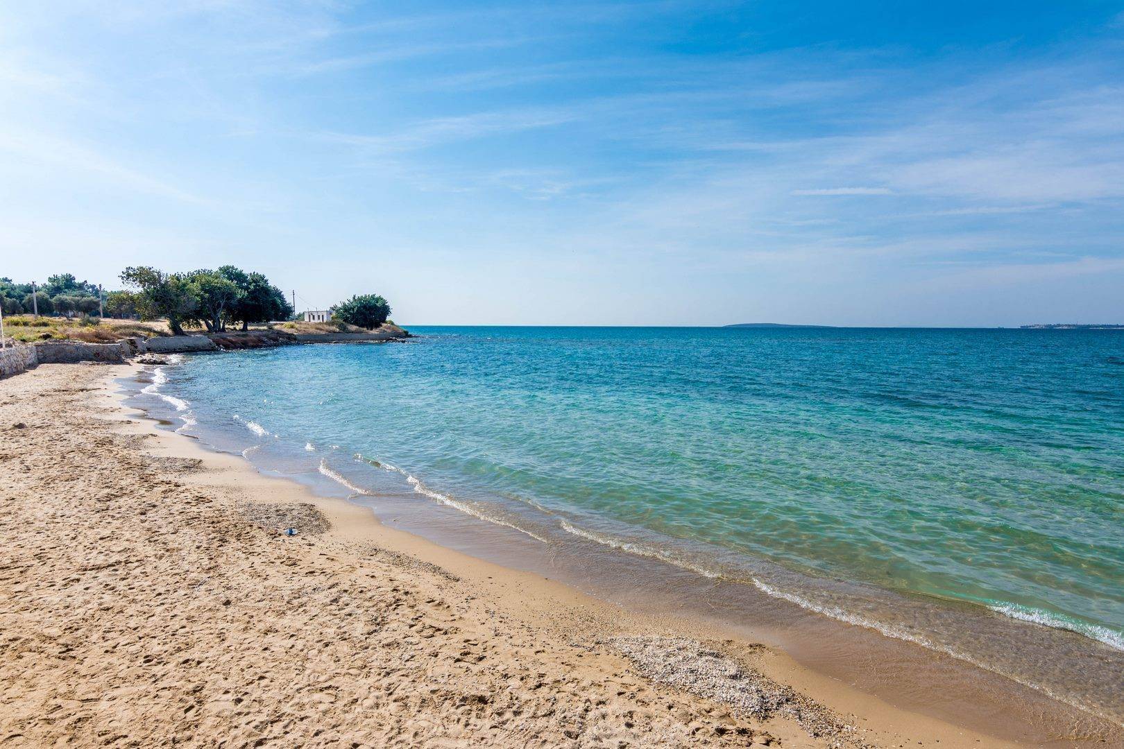 Didim Akbük'te Plajlı Tesis İçerisinde, Ortak Havuzlu, Kiralık Daire