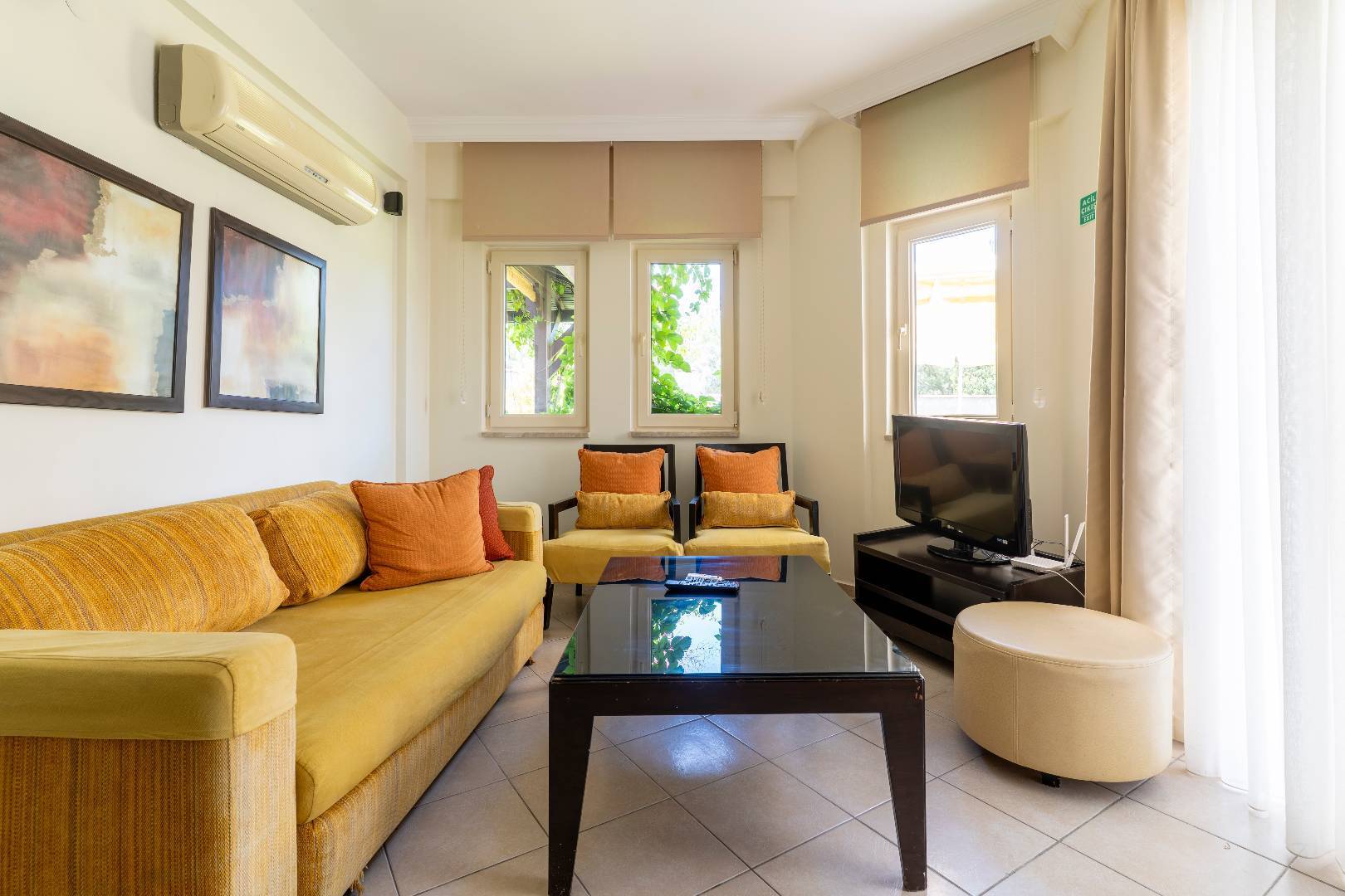 Didim Akbük'te Tesis İçerisinde, 3+1, Bahçeli Villa