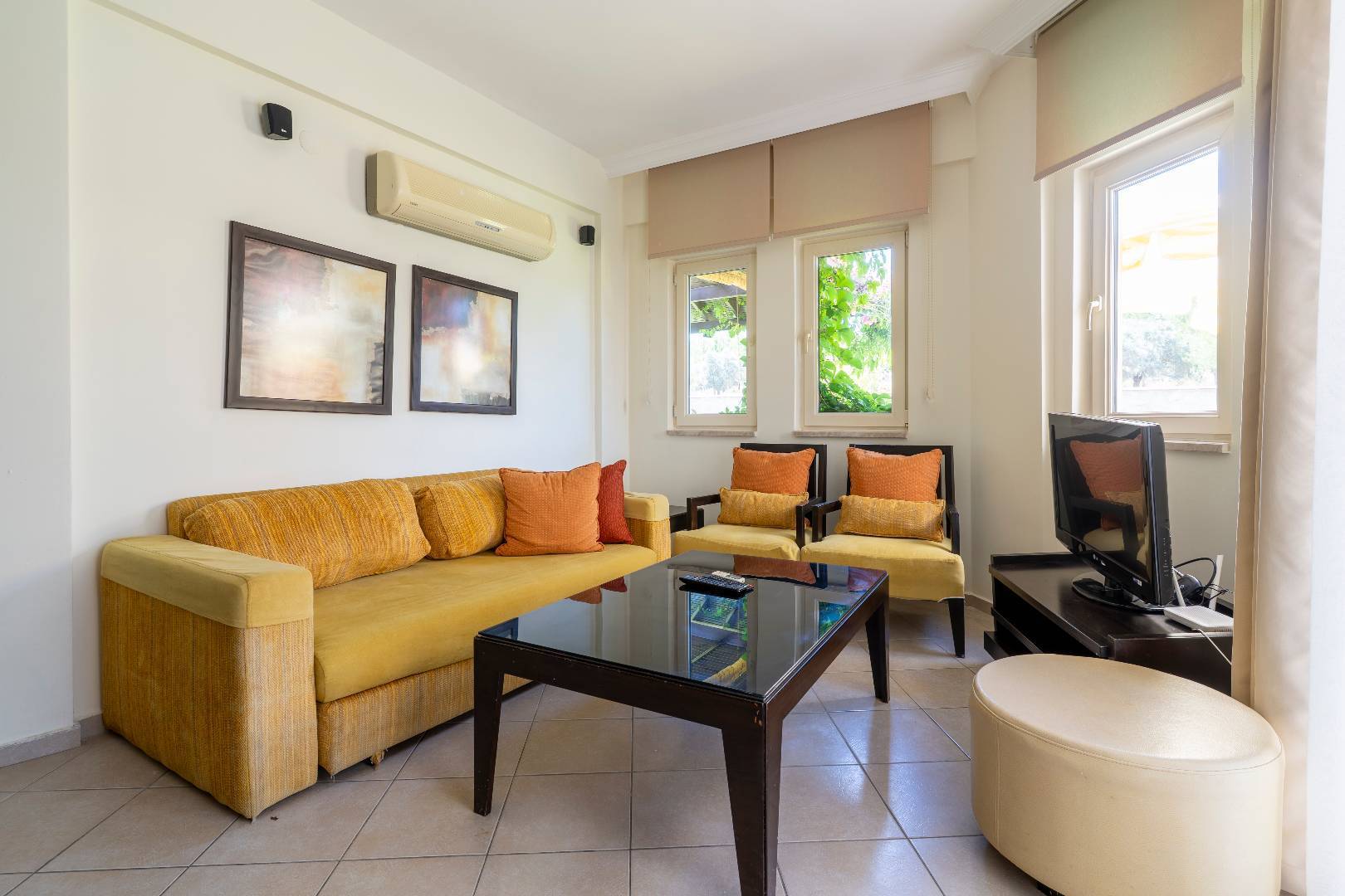Didim Akbük'te Tesis İçerisinde, 3+1, Bahçeli Villa