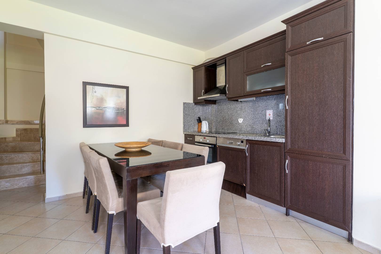 Didim Akbük'te Tesis İçerisinde, 3+1, Bahçeli Villa