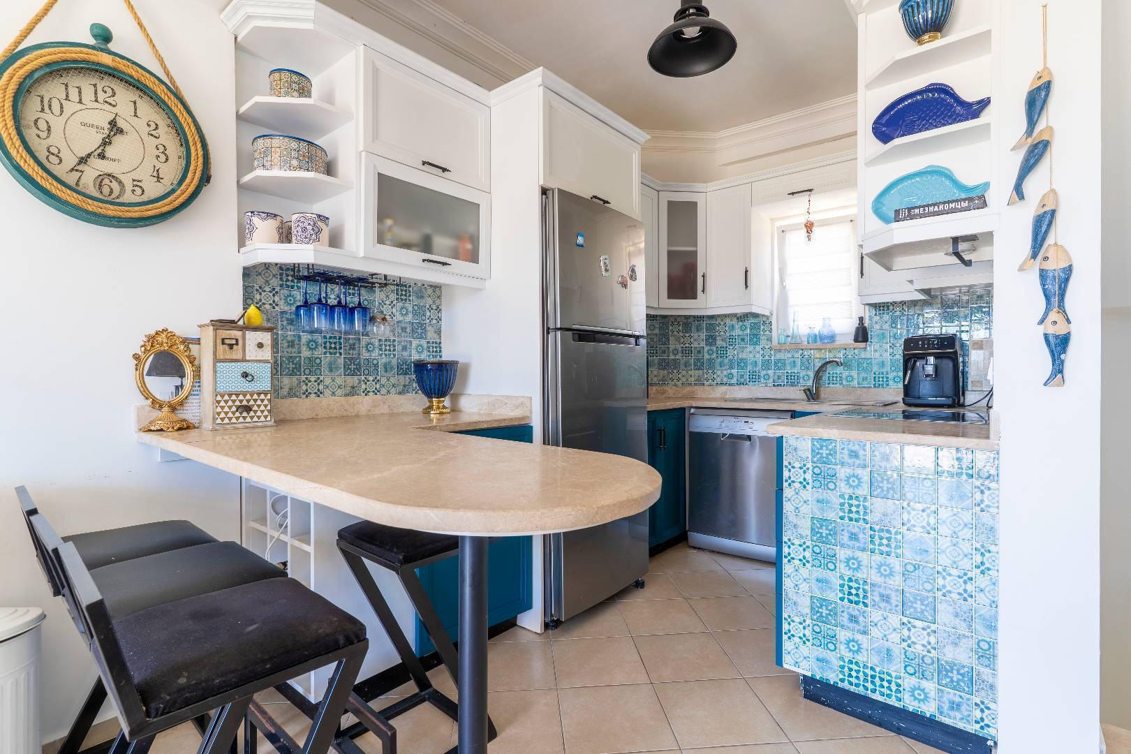 Didim Akbük'te Tesis İçerisinde, Ortak Havuzlu, 3+1 Villa