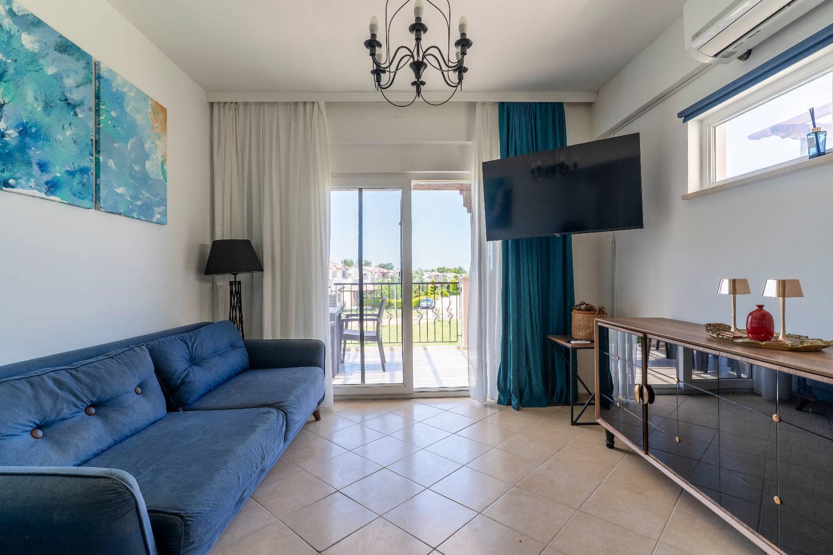Didim Akbük'te Tesis İçerisinde, Ortak Havuzlu, 3+1 Villa