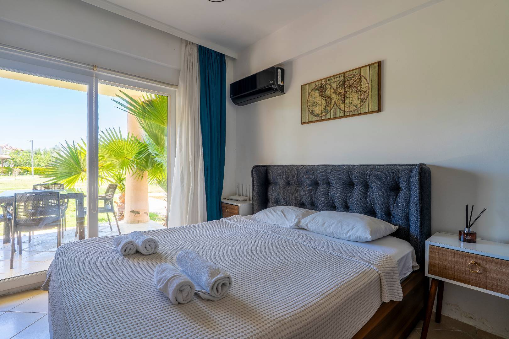 Didim Akbük'te Tesis İçerisinde, Ortak Havuzlu, 3+1 Villa