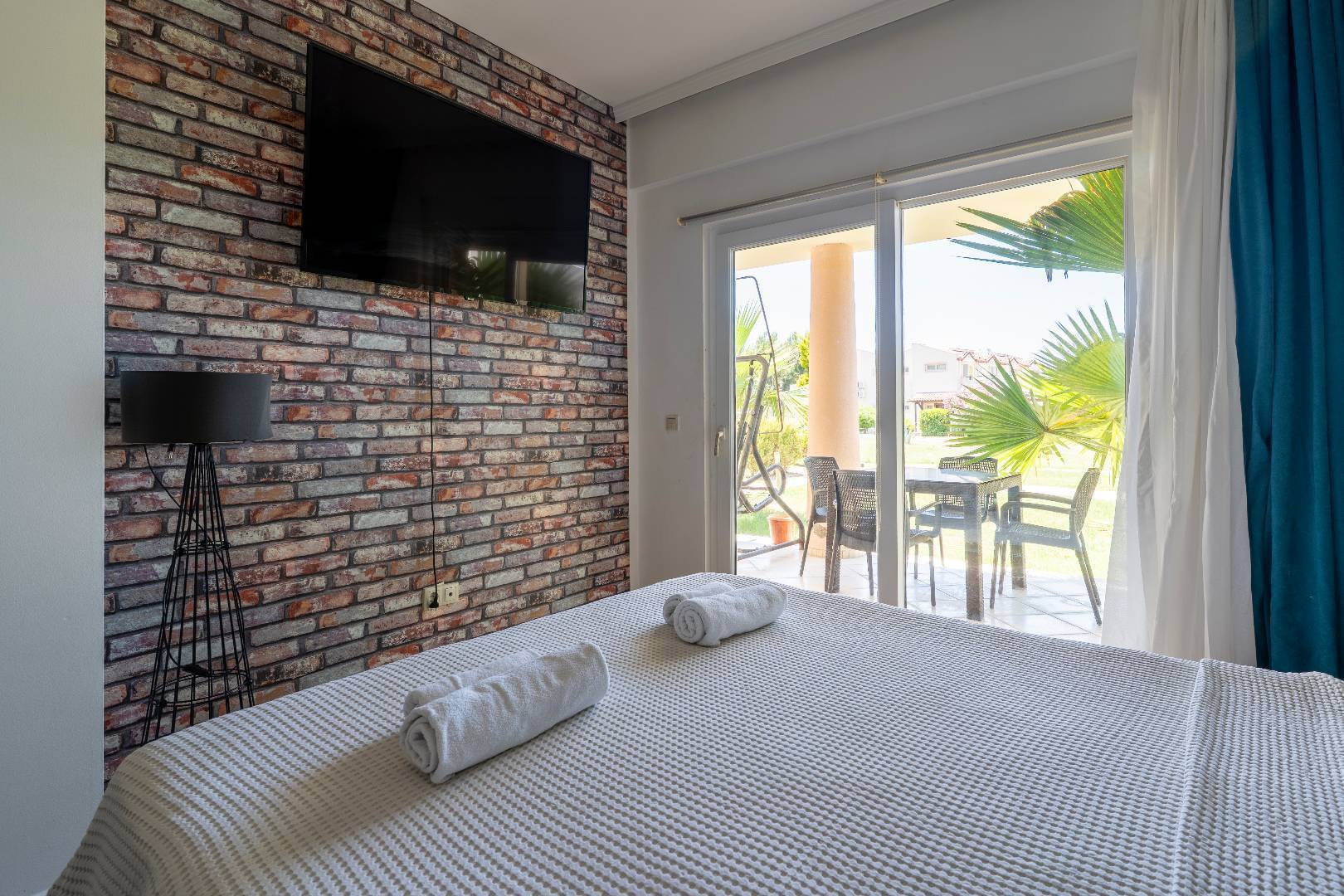 Didim Akbük'te Tesis İçerisinde, Ortak Havuzlu, 3+1 Villa